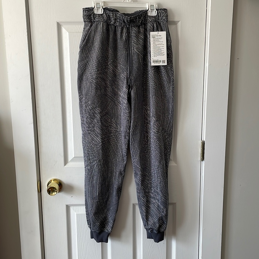Lululemon Stretch High-Rise Jogger